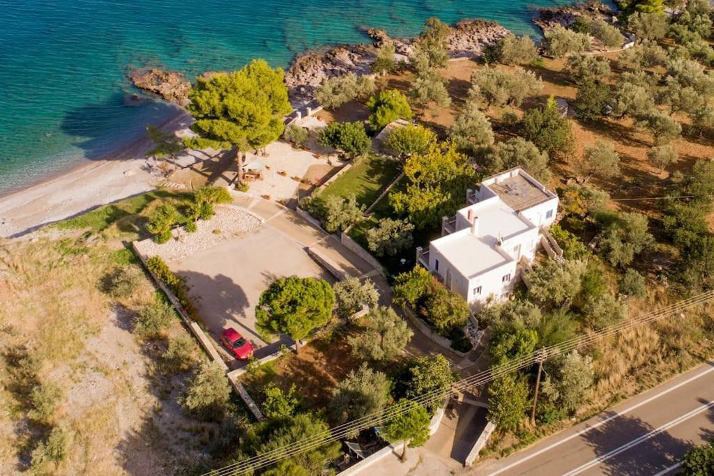Karantou Villa Tirós Екстериор снимка
