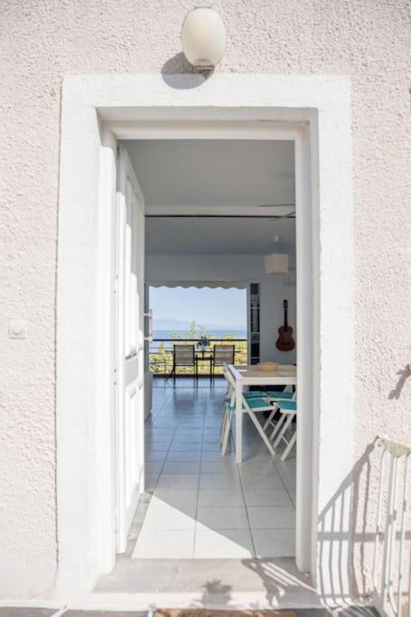 Karantou Villa Tirós Екстериор снимка
