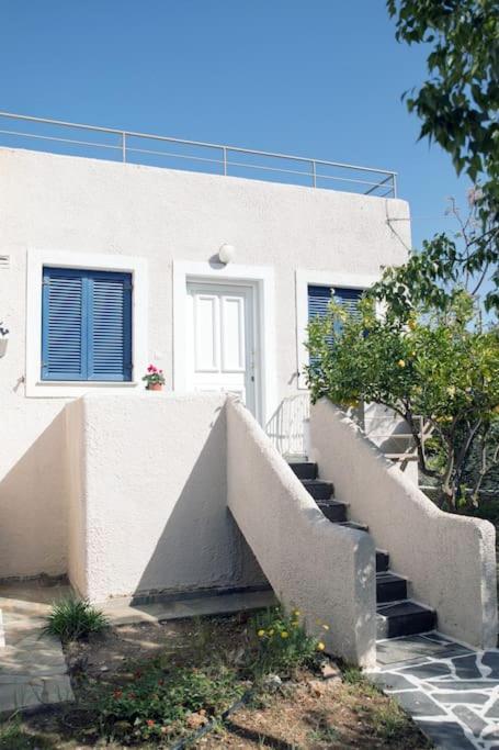 Karantou Villa Tirós Екстериор снимка