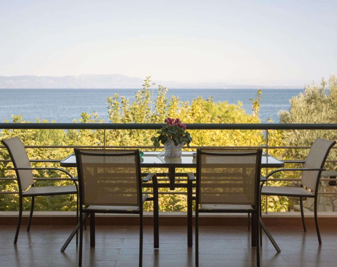 Karantou Villa Tirós Екстериор снимка