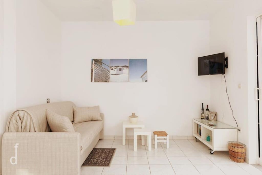 Karantou Villa Tirós Екстериор снимка
